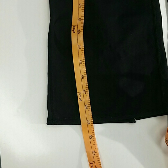 Athleta power up Ananda yoga capri size medium - Picture 4 of 8